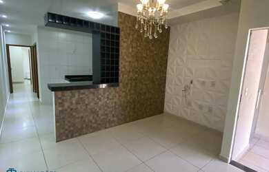 Imagem 3: Casa de 2 Quartos com Armários Planejados Disponível Agora