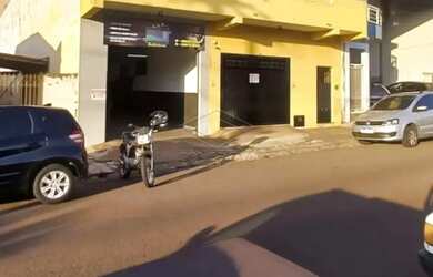 Imagem: O depósito possui 2 Vagas na garagem, 12m² de Área e está