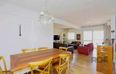 Imagem 4: Vista por do sol Guaiba. Piscina, Churrasqueira, Imóvel mobiliadoeAr-condicionado