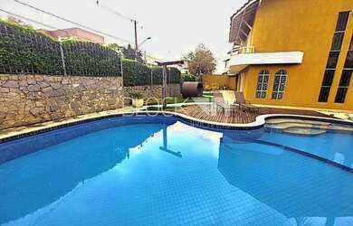 Imagem: A casa em condomínio possui 4 Dormitórios, 2 Banheiros, 3