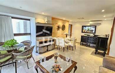 Imagem: O apartamento possui 3 Dormitórios, 3 Banheiros, 2 Vagas na