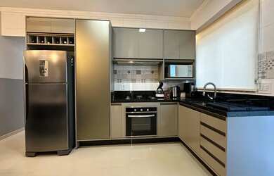 Imagem: A casa possui 1 Dormitório, 1 Banheiro, 1 Vaga na garagem