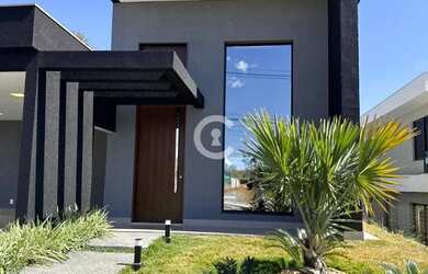 Imagem: A casa em condomínio possui 4 Dormitórios, 4 Banheiros, 2