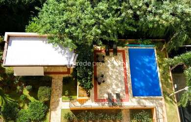 Imagem: O apartamento possui 3 Dormitórios, 1 Banheiro, 1 Vaga na garagem