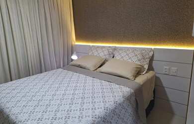 Imagem: O apartamento possui 1 Dormitório, Acomodam 2 pessoas e 1 Vaga