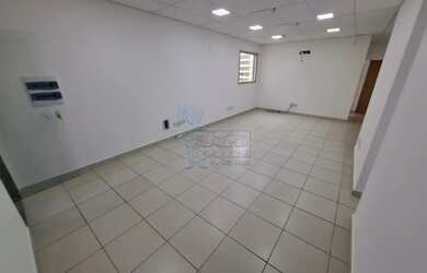 Imagem: O depósito possui 1 Vaga na garagem, 59m² de Área e está