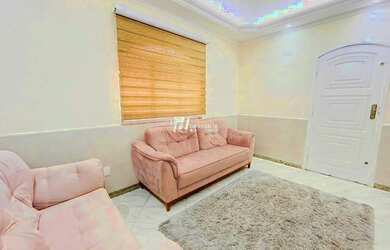 Imagem: A casa possui 3 Dormitórios, 4 Banheiros, 1 Vaga na garagem