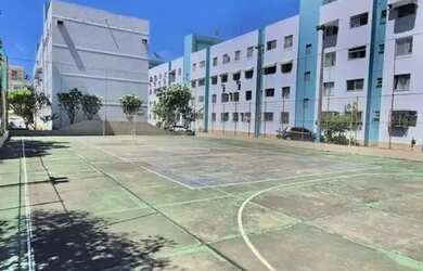 Imagem: O apartamento possui 2 Dormitórios, 1 Banheiro, 1 Vaga na garagem