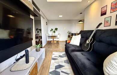 Imagem: O apartamento possui 2 Dormitórios, 1 Banheiro, 2 Vagas na