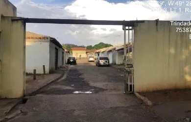 Imagem: A casa possui 1 Dormitório, 1 Banheiro, 1 Vaga na garagem e