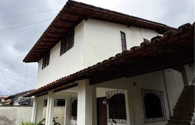 Imagem: A casa à venda possui 5 Dormitórios, 5 Banheiros e 5 Vagas