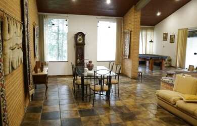 Imagem: A casa em condomínio possui 5 Dormitórios, 5 Banheiros, 5