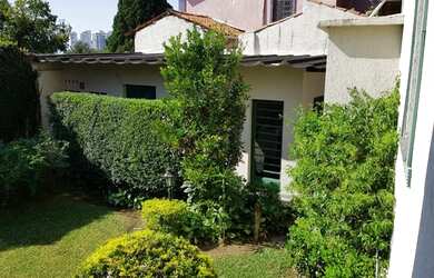 Imagem 1: Casa no Pacaembu. 300m² de Área, 4 Vagas na garageme3 Dormitórios