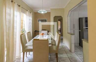 Imagem 8: Casa para Aluguel - Jardim Samambaia, 3 Quartos, 250 m2