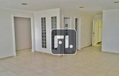 Imagem: O depósito possui 2 Vagas na garagem, 120m² de Área e está