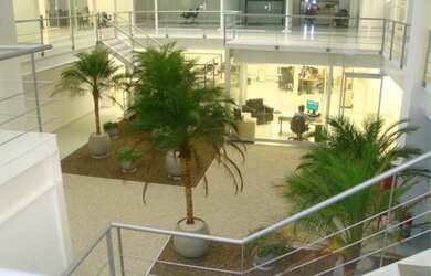 Imagem: O depósito possui 5 Vagas na garagem, 1.126m² de Área e