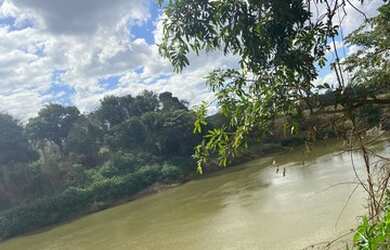 Imagem 3: Chácaras com água corrente cercadas por muito verde em Juatuba - MG