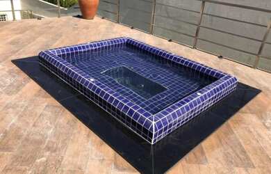 Imagem: A casa possui 3 Dormitórios, 3 Banheiros, 2 Vagas na garagem