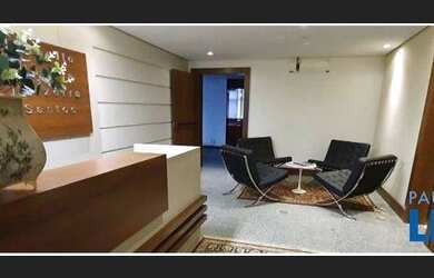 Imagem: O depósito possui 5 Vagas na garagem, 800m² de Área e está