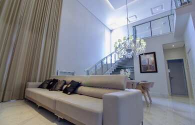 Imagem: A casa em condomínio possui 4 Dormitórios, 5 Banheiros, 4