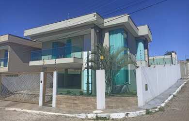 Imagem: A casa em condomínio possui 3 Dormitórios, 5 Banheiros, 4