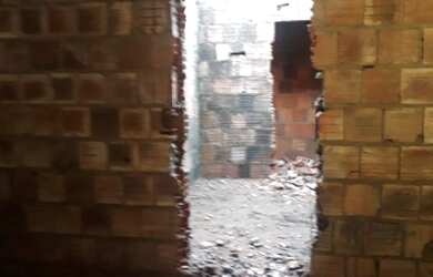 Imagem 6: Vendo uma casa siqueira. Varanda, 1 Banheiroe1 Dormitório