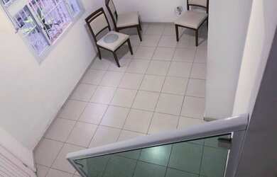 Imagem: A casa possui 2 Dormitórios, 3 Banheiros, 1 Vaga na garagem