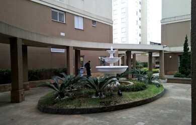 Imagem: O apartamento possui 3 Dormitórios, 1 Banheiro, 1 Vaga na garagem