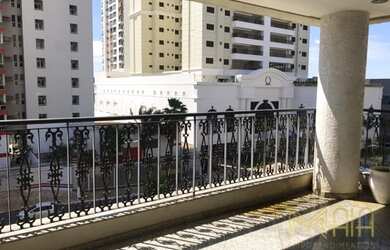 Imagem: O apartamento possui 4 Dormitórios, 5 Banheiros, 3 Vagas na