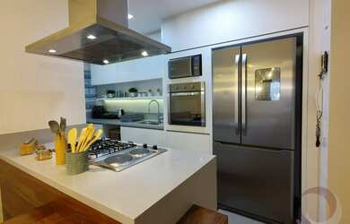 Imagem: O apartamento e possui 3 Dormitórios, Suítes, 1 Banheiro