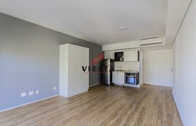 Imagem: O depósito possui 1 Vaga na garagem, 37m² de Área e está