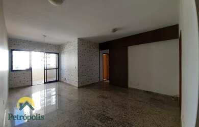 Imagem: O apartamento possui 3 Dormitórios, 2 Banheiros, 110m² de