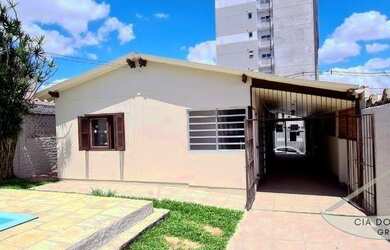 Imagem: A casa possui 3 Dormitórios, 1 Banheiro, 3 Vagas na garagem