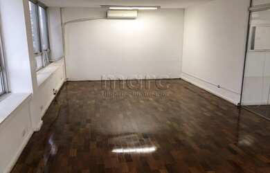 Imagem: O depósito possui 1 Vaga na garagem, 60m² de Área e está