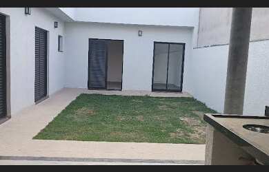 Imagem: A casa em condomínio possui 3 Dormitórios, 3 Banheiros, 4