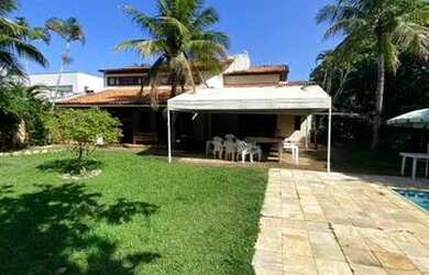 Imagem: A casa em condomínio possui 5 Dormitórios, 5 Banheiros, 5