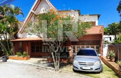 Imagem: A casa em condomínio possui 4 Dormitórios, 4 Banheiros, 1
