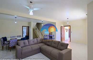 Imagem: A casa possui 4 Dormitórios, 5 Banheiros, 3 Vagas na garagem