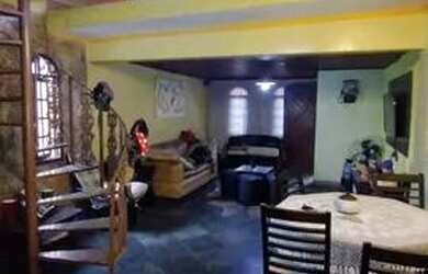 Imagem: A casa possui 3 Dormitórios, 1 Banheiro, 4 Vagas na garagem