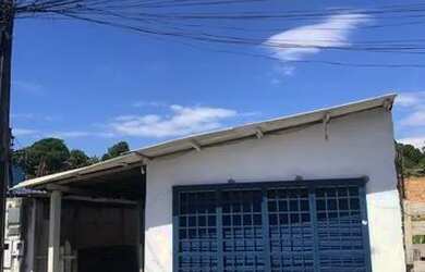 Imagem: A casa possui 2 Dormitórios, 2 Banheiros, 1 Vaga na garagem