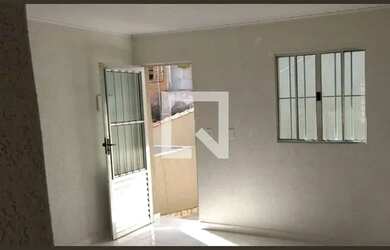 Imagem: A casa possui 1 Dormitório, 1 Banheiro, 400m² de Área e