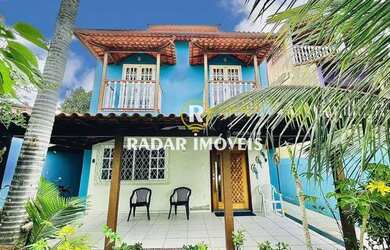 Imagem: A casa possui 4 Dormitórios, 3 Banheiros, 3 Vagas na garagem