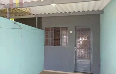 Imagem: A casa possui 2 Dormitórios, 1 Banheiro, 1 Vaga na garagem