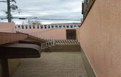 Imagem: A casa possui 2 Dormitórios, 1 Banheiro, 3 Vagas na garagem