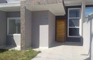 Imagem: A casa possui 3 Dormitórios, 1 Banheiro, 2 Vagas na garagem