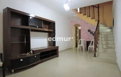 Imagem: A casa possui 3 Dormitórios, 3 Banheiros, 2 Vagas na garagem