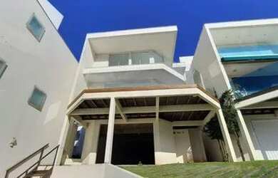 Imagem: A casa em condomínio possui 4 Dormitórios, 4 Banheiros, 5