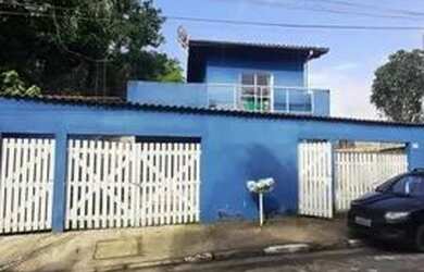 Imagem: A casa possui 4 Dormitórios, 2 Banheiros, 120m² de Área e