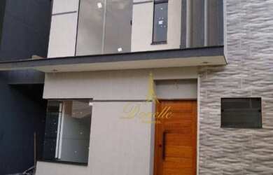 Imagem: A casa possui 3 Dormitórios, 3 Banheiros, 2 Vagas na garagem