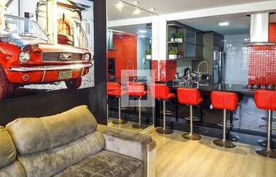 Imagem: O apartamento possui 2 Dormitórios, 1 Banheiro, 1 Vaga na garagem